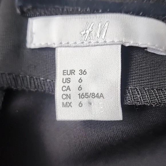 H&M Women's Off The Shoulder Mini Bodycon Dress. Size 6 - Picture 3 of 8